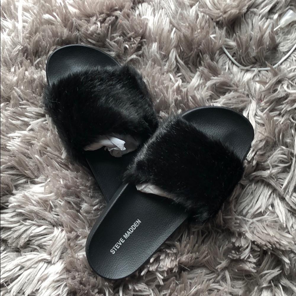 Softey Steve Madden Slides